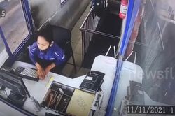 Ô tô tông trạm thu phí khiến nữ nhân viên thất kinh bỏ chạy