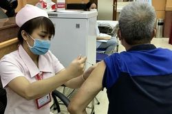 Bộ Y tế yêu cầu đẩy nhanh tiến độ tiêm vaccine phòng COVID-19