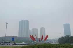 Hà Nội 'mờ ảo' trong sương mù