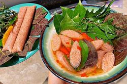Món nem Hải Phòng giòn sần sật, chan nước giấm 'bí truyền' ngon tê lưỡi