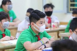 Một số tỉnh thành tiếp tục triển khai cách ly tại nhà, trường học có thể mở lại trong thời gian tới