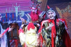 Cải lương 'nghe ngóng' Tết