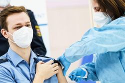 Nhiều nước thúc giục người dân tiêm chủng