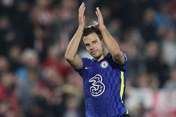 HLV Xavi muốn đưa hậu vệ đa năng của Chelsea về Barca