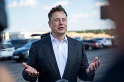 Elon Musk bán 8,8 tỷ USD cổ phiếu Tesla