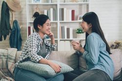 Cuộc sống chia sẻ căn hộ với người lạ của người trẻ TP.HCM