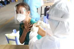 Bộ Y tế đề xuất tiếp tục tiêm vaccine miễn phí cho người dân đến năm 2022