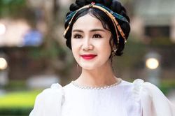 Vẻ rực rỡ đời thực tuổi 52 của NSND Thu Hà 'Lá ngọc cành vàng': Bí quyết đơn giản khiến chị em ngỡ ngàng