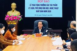 17 tác phẩm lý luận, phê bình văn học, nghệ thuật được tặng thưởng của Ban Bí thư Trung ương Đảng