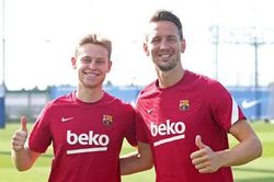 Xavi và cuộc cách mạng không có 'những De Jong'