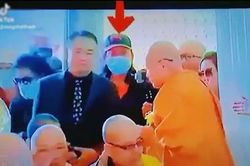 Rộ tin NSƯT Hoài Linh âm thầm đến dự lễ cúng 49 ngày của cố ca sĩ Phi Nhung, thực hư thế nào?