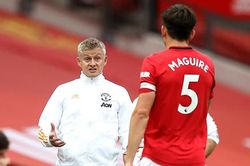 Tin MU 20/11: Ole làm rõ tin tước băng thủ quân Maguire. MU bán cầu thủ ồ ạt