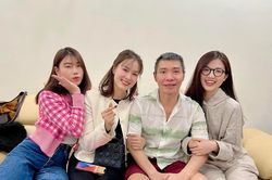 Sau gần 1 tháng ra viện, NSND Công Lý tươi tắn xuất hiện cùng đồng nghiệp
