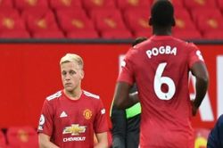 MU bán hàng loạt sao, Lewandowski nhắn Man City