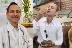 Bác sỹ Ấn Độ tuyên bố ăn phân bò để 'thanh lọc' cơ thể, trí óc