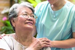 Mẹ chồng đã khơi dậy lòng trắc ẩn trong tôi