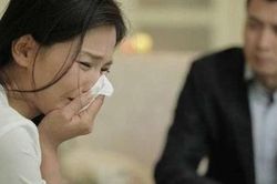 Giận chồng nên ôm con về nhà mẹ đẻ, anh tài xế taxi nhìn tôi rồi thở dài, nói một câu khiến tôi khóc nghẹn
