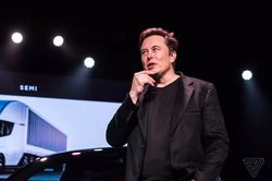 Elon Musk thể hiện phong cách lãnh đạo qua email nội bộ