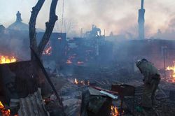 Quân đội Ukraine tiến công mãnh liệt Lugansk bằng pháo hạng nặng