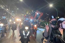 'Đổ xô' đi chơi tối cuối tuần trước khi rét tràn về Hà Nội