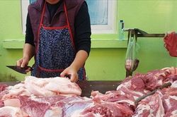 Lý do giá lợn hơi khó chạm đỉnh 100.000 đồng/kg