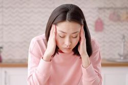 Bạn thân cướp trắng công ty, cô bỗng nhận ra khoảng trống vô hình trong gia đình