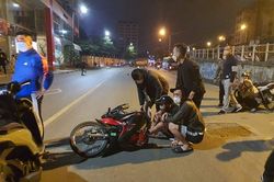Công an Hà Nội vây bắt hơn 40 'quái xế' đua xe náo loạn đường phố trong đêm