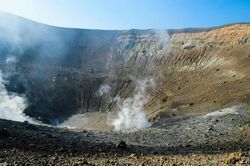 Đảo Vulcano của Ý ra lệnh sơ tán sau khi núi lửa có dấu hiệu hoạt động