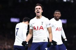 Ngược dòng thắng Leeds, Tottenham cướp vị trí thứ 7 của Man United