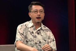 Chồng Lâm Vỹ Dạ cắn rứt: 'Mẹ gom tiền cho tôi ăn học mà tôi lại ăn chơi đổ đốn'