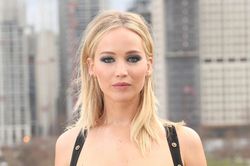 Jennifer Lawrence vẫn xấu hổ vì từng lộ ảnh nhạy cảm