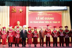 Đề xuất hỗ trợ kinh phí nghiên cứu cho giảng viên học tiến sĩ trong nước