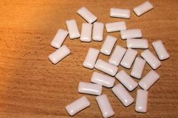 Kẹo cao su làm giảm virus SARS-CoV-2 trong nước bọt