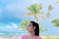 Đỗ Thị Hà diện nguyên cây hồng, nổi bật trong ngày đầu 'chào sân' tại Miss World 2021