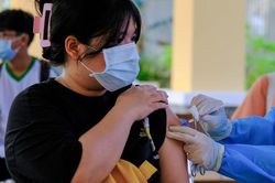 Cần Thơ yêu cầu người chưa tiêm hoặc tiêm chưa đủ liều vắc xin hạn chế ra khỏi nơi ở