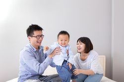 7 lầm tưởng về nuôi dạy con cha mẹ ước mình biết sớm hơn