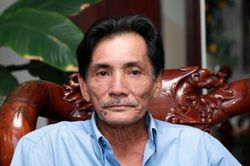 Diễn viên Thương Tín bất ngờ tiết lộ đang nợ nần, vợ con bỏ đi sau biến cố bị đột quỵ
