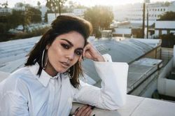Vanessa Hudgens xinh đẹp nhờ thiên nhiên