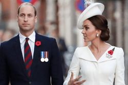 Không nhiều lời, nhà William - Kate dùng 'biện pháp mạnh' để phản đối phim về William - Harry