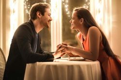 Ốm liệt giường vì người tình không chịu buông tay