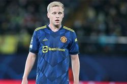 Van de Beek đá như thế nào khi được Carrick trao cho cơ hội?