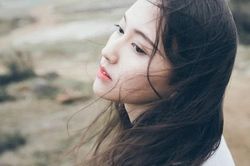 Nỗi ám ảnh quá khứ âm thầm, dai dẳng, phá tan mọi tin yêu