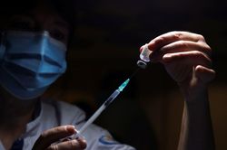 Pfizer kiện nhân viên vì đánh cắp bí mật vaccine Covid-19