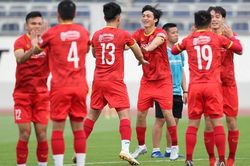 Công Phượng mỏi cơ nhưng vẫn tham gia đấu tập