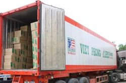 Quảng Bình: Thu giữ hơn 15.000 chai dầu gội, sữa tắm, phấn rôm có dấu hiệu nhập lậu