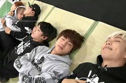 BTS: Thói quen ngủ hài hước của các Idol K-pop