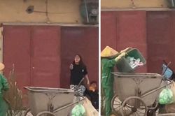 Thấy nữ lao công đỗ xe rác trước cửa nhà, cô gái trẻ lao ra chửi bới, xúc phạm thậm tệ