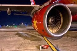 Hai máy bay quệt, gãy đầu mút cánh tại sân bay Nội Bài