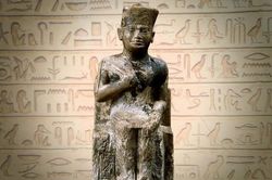 Sự thật gây sốc về vị Pharaoh xây Đại Kim tự tháp Giza