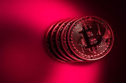 Một ngày mất 7.000 USD, Bitcoin đối mặt kỷ lục đau thương